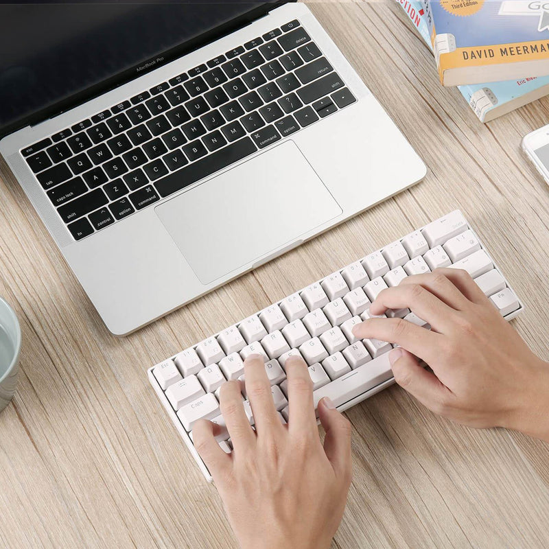 Load image into Gallery viewer, Royal Kludge RK61 60% Wireless Hotswappable Keyboard - White